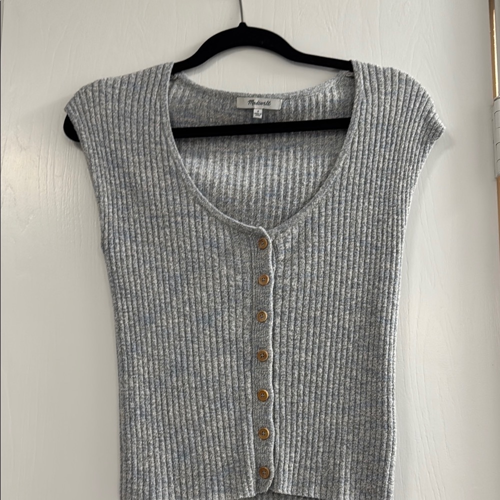 Madewell Light Blue Ribbed Button-Up Sleeveless Top with wooden buttons